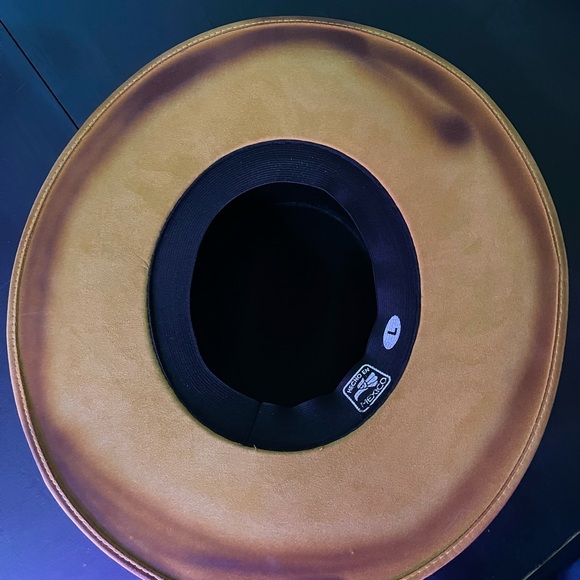 Beautiful wide brim hat. Never worn. - Picture 6 of 7